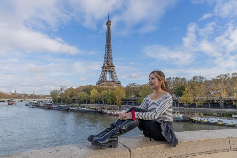 Paris: Eiffel Area Private Photoshoot - What to Bring So You Look Relaxed in Every Frame