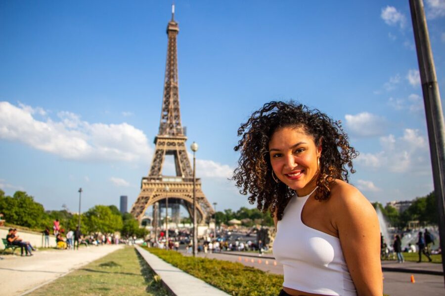 Paris: Eiffel Tower and Paris Bridges Private Photowalk - Meeting point, timing, and WhatsApp coordination that keeps the day smooth