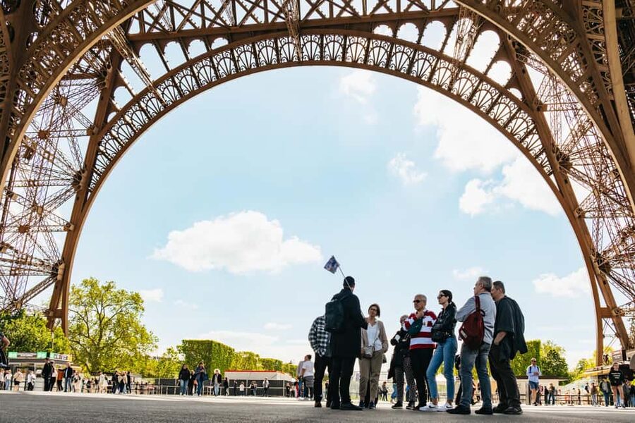 Paris: Eiffel Tower Fully Guided Tour with Summit Option - Key takeaways before you go