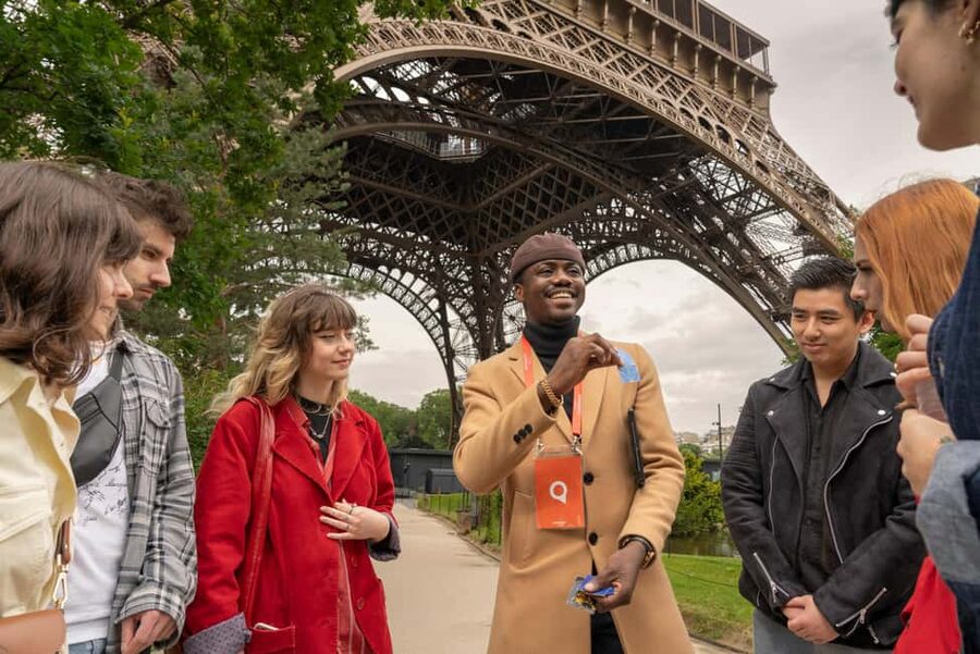 Paris: Eiffel Tower Guided Tour with Summit Access - Who this tour suits best (and who should pass)
