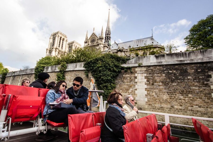 Paris: Eiffel Tower Hosted Tour, Seine Cruise and City Tour - Audio App and Language Support: Make It Work For You