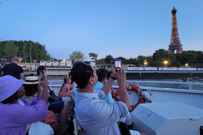 Paris Eiffel Tower, Notre Dame, Louvre and Montmartre Guided Tour - Louvre With Reserved Entry: What You Get in 90 Minutes