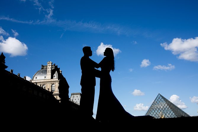 Paris Eiffel Tower Photoshoot Professional Photographer Private - Paula’s approach: comfort, pacing, and real Paris portraits