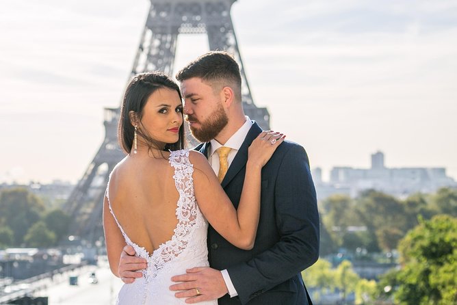 Paris Eiffel Tower Photoshoot Professional Photographer Private - Accessibility and on-the-ground logistics that matter