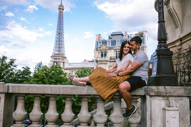 Paris Eiffel Tower Photoshoot Professional Photographer Private - What you get after the shoot: photo count, quality, and delivery