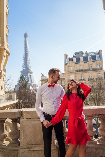 Paris: Eiffel Tower Photoshoot with a Professional - Retouching and delivery: what “professionally edited” means for you