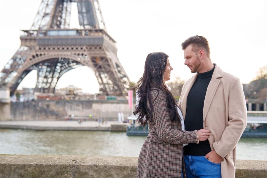 Paris: Eiffel Tower Photoshoot with a Professional - Who this Eiffel Tower photoshoot is best for
