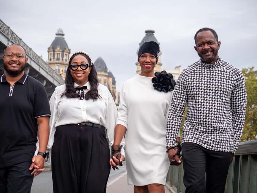 Paris: Eiffel Tower Private Photoshoot Experience - Why Pont de Bir Hakeim gives you better Eiffel Tower photos