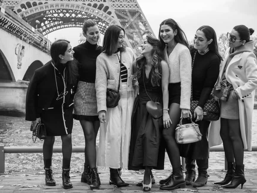 Paris: Eiffel Tower Private Photoshoot Experience - The 30 to 60 minute flow: how the shoot moves