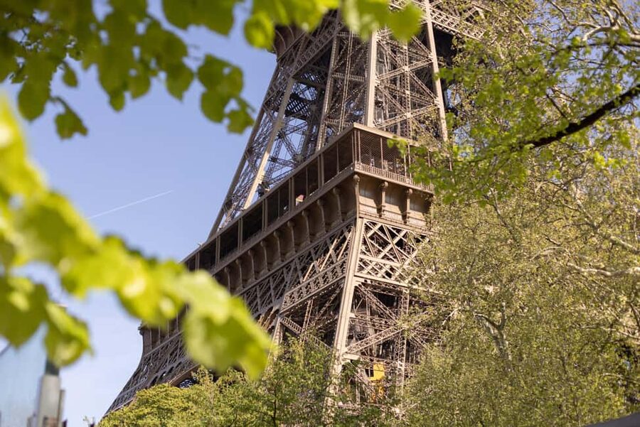 Paris: Eiffel Tower's Madame Brasserie 3-course lunch 12:00 - Getting in smoothly: express security and the first-floor lift