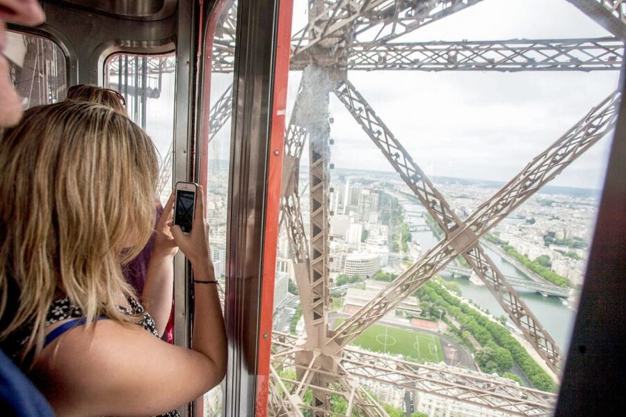 Paris: Eiffel Tower Summit or Second Floor Access - From the guide briefing to the second-floor deck