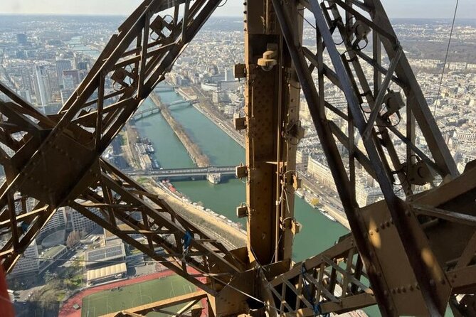 Paris: Eiffel Tower Summit Small-Group Guided Tour Max 6 People - Price and value: is $140.11 worth it?