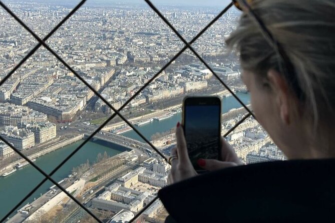 Paris: Eiffel Tower Summit Small-Group Guided Tour Max 6 People - The lift and the Eiffel Tower walkthrough, step by step