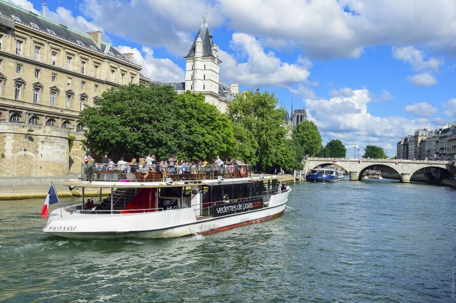 Paris: Eiffel Tower Tour & Seine River Cruise Tour - Should you book this Eiffel Tower and Seine cruise combo?