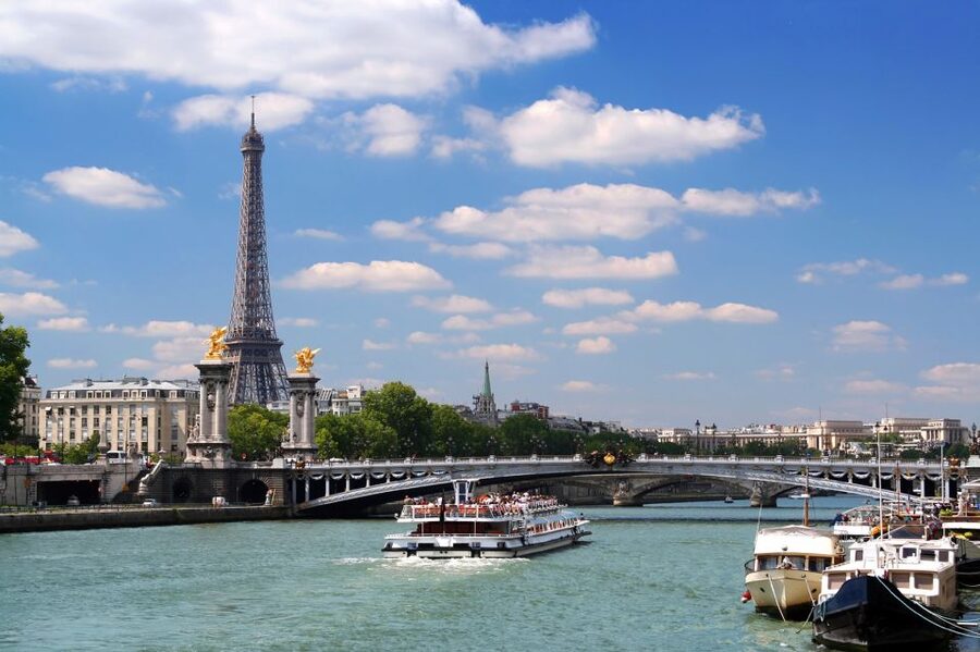 Paris: Eiffel Tower Tour & Seine River Cruise Tour - Meeting your guide near Avenue Elisée Reclus, not at the Eiffel Tower