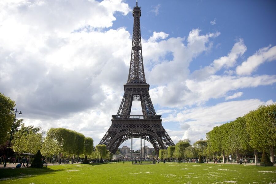 Paris: Eiffel Tower Tour & Seine River Cruise Tour - Optional summit access to 905 feet: when it is worth the extra line time