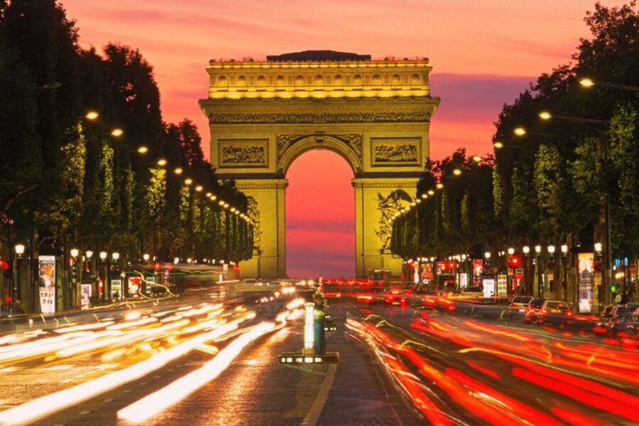 Paris: Evening Bike and Boat Tour - The Eiffel Tower stop, what you can realistically expect