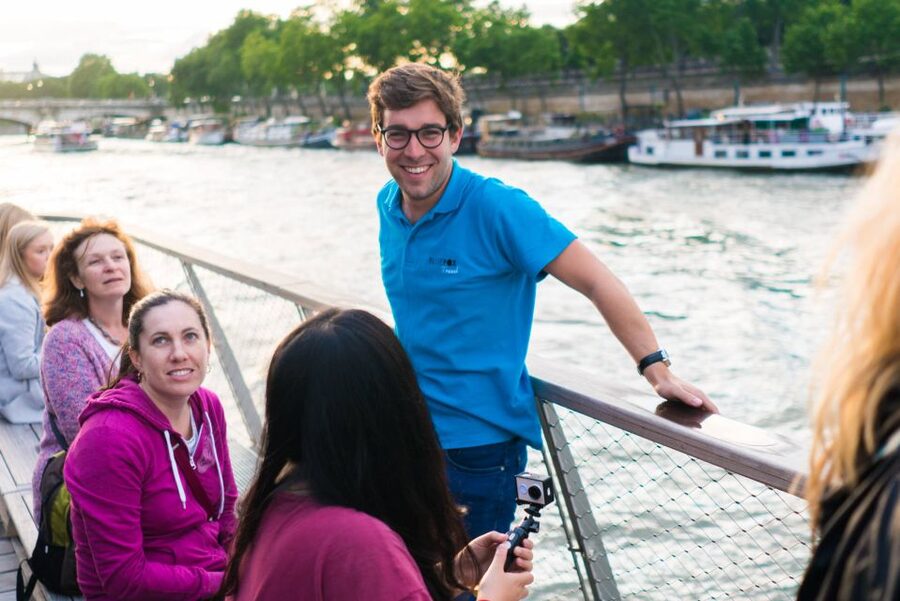 Paris: Evening Bike and Boat Tour - Where the tour starts in the Latin Quarter (and how to not miss your Blue Bike)