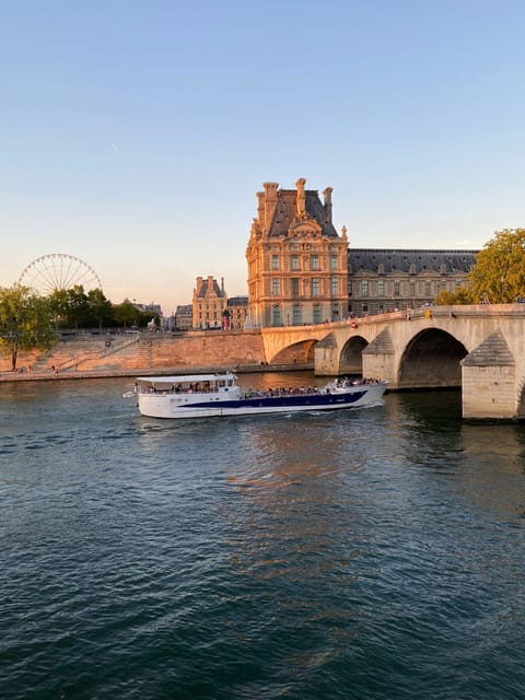 Paris: Evening River Cruise with Music - Comfort tips for a 1-hour night cruise on the Seine