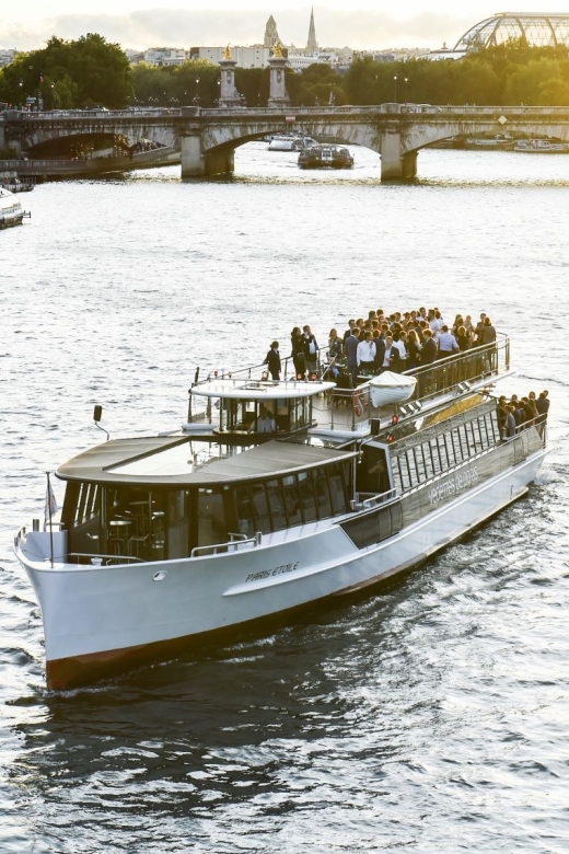 Paris: Evening River Cruise with Music - Who should book this electric music cruise