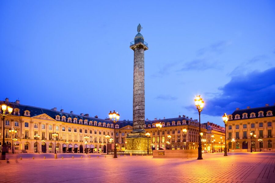 Paris: Evening Sightseeing Tour and Moulin Rouge Show - Price and value: is $200 per person fair?