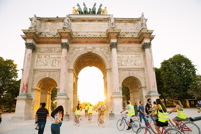 Paris Evening Snapshot Bike Tour - How the guide keeps the group safe (and keeps it fun)
