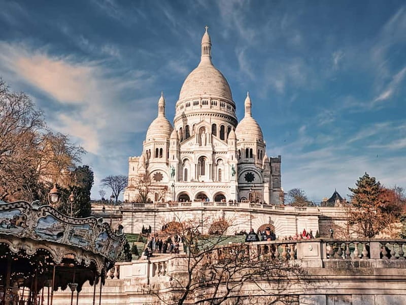 Paris: Explorer Pass with 3, 4, 5, 6, or 7 Attractions - Seine River cruise with champagne, and Montmartre meals that feel like Paris