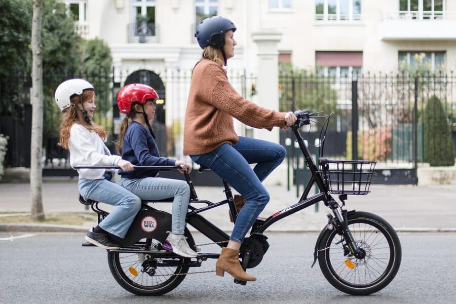 PARIS: Family e-bike longtail renting - Why this family longtail e-bike makes Paris feel easy
