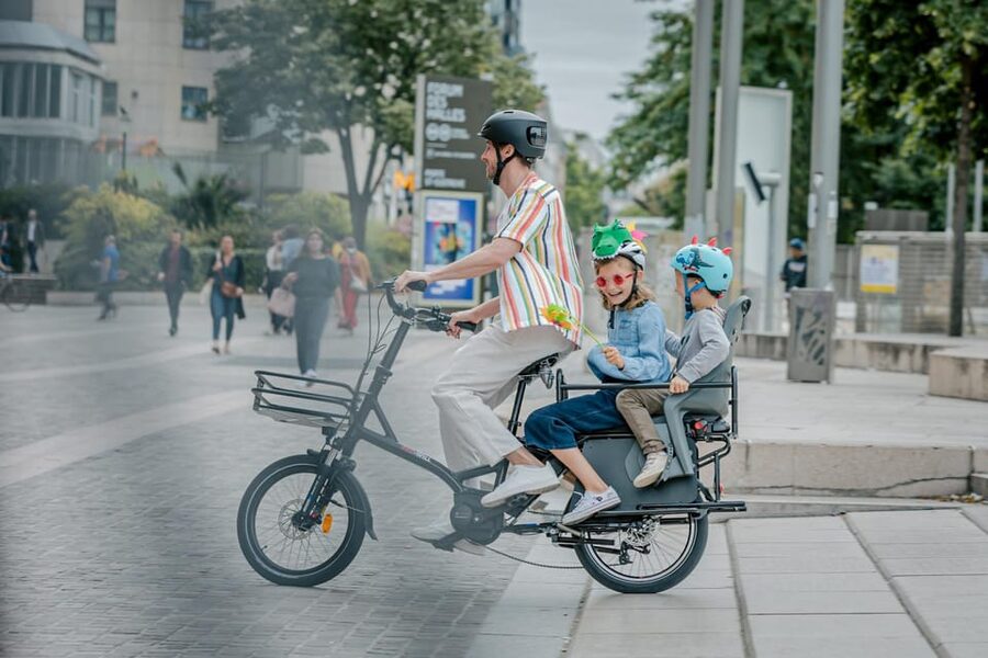 PARIS: Family e-bike longtail renting - Safety, theft, and breakage insurance: what is included, what you must watch
