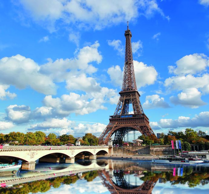 Paris: Family-Friendly River Seine Guided Cruise - The hour you get: seeing the highlights without the walking grind
