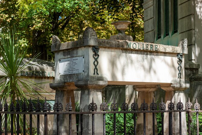 Paris: Famous Graves of Pere Lachaise Cemetery Guided Tour - Lovers and legends: Heloise and Abelard plus the people behind the stone