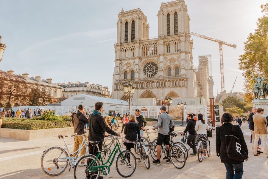 Paris: Famous Monuments Cycling Tour - Pedaling to the Eiffel Tower up close