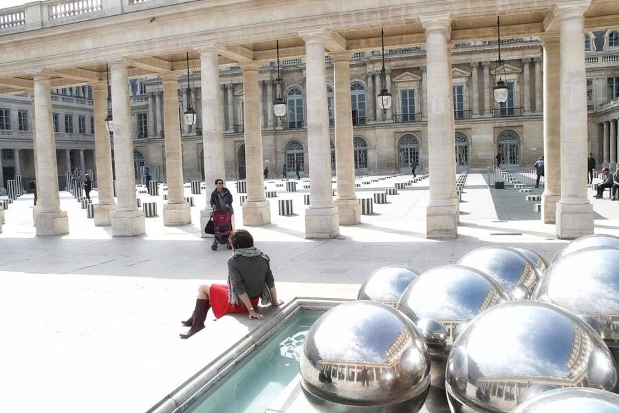 Paris: Fashion History Walking Tour in the Heart of Paris - The vibe: small group, industry guide, and a comfortable pace