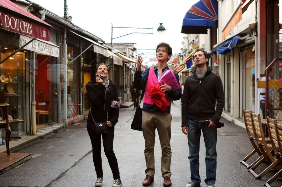 Paris: Flea Market Insider's Tour in Extra-Small Group - The traditional village segment: a shortcut to feeling oriented
