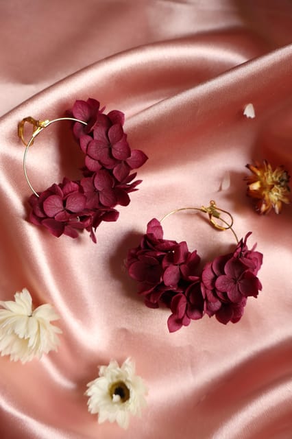 Paris: Floral Earrings workshop - Why the vibe feels so relaxing, snacks included