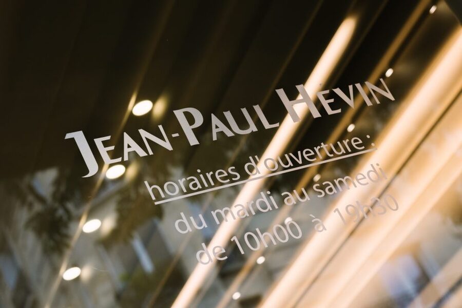 Paris: Food and Wine Tasting Walking Tour in Le Marais - Lunch at a Classic Bistro: French Onion Soup or More