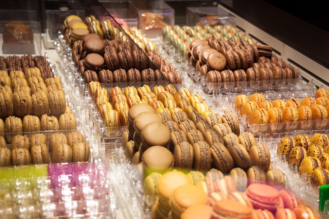 Paris French Sweets Tasting Tour with Pastries and Chocolates - Weather, crowds, and those unpredictable shop moments
