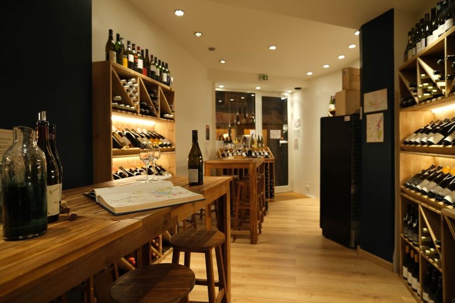 Paris : French wine tasting in Montmartre - Why the region focus actually helps you order wine later