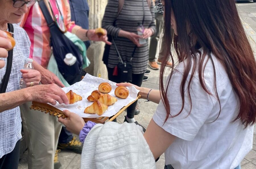 Paris: Full-Day Custom Tour with Local Guide - Lunch reservations: turning food into part of the plan