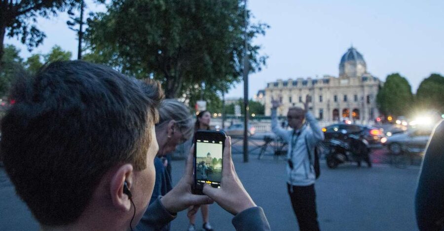Paris: Ghosts, Legends & Mysteries Evening Walking Tour - The fountains: Croix-du-Trahoir and Fontaine des Innocents as street-history props
