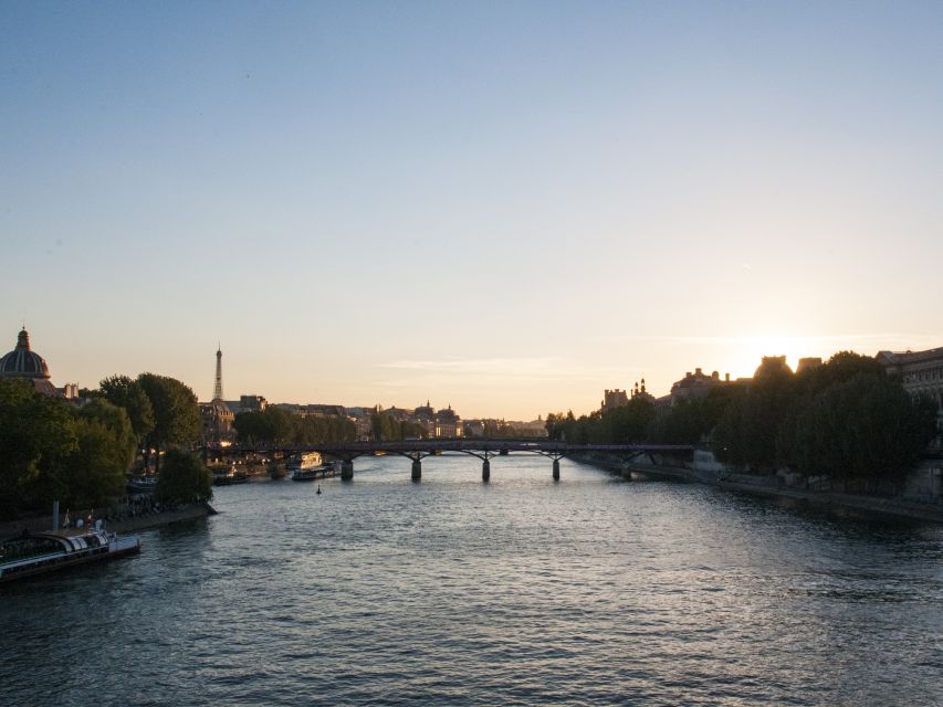 Paris: Ghosts, Legends & Mysteries Evening Walking Tour - The Conciergerie: Marie Antoinette’s imprisonment makes the history personal