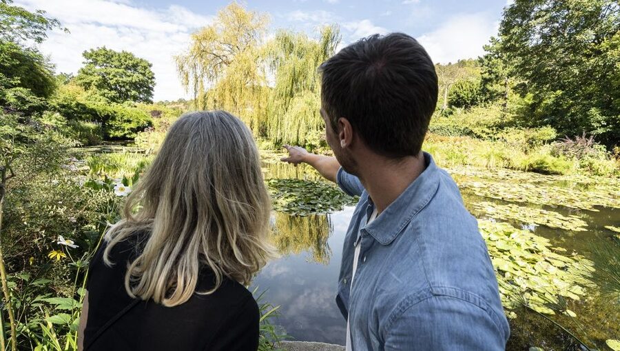 Paris: Giverny & Versailles Small Group or Private Tour - The Giverny Village Connection: Why Artists Kept Coming Back