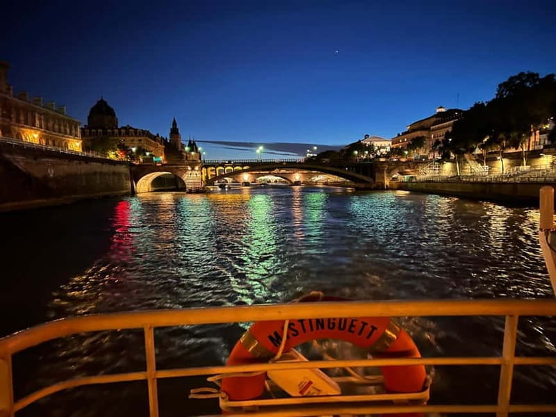 Paris: Gourmet 3-Course Dinner Cruise with French Wine - What makes this Seine night different from a standard dinner cruise