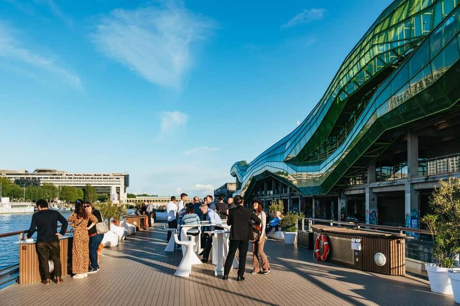 Paris: Gourmet Dinner Cruise on Seine River with Live Music - Why this Seine dinner cruise feels special, even before you eat
