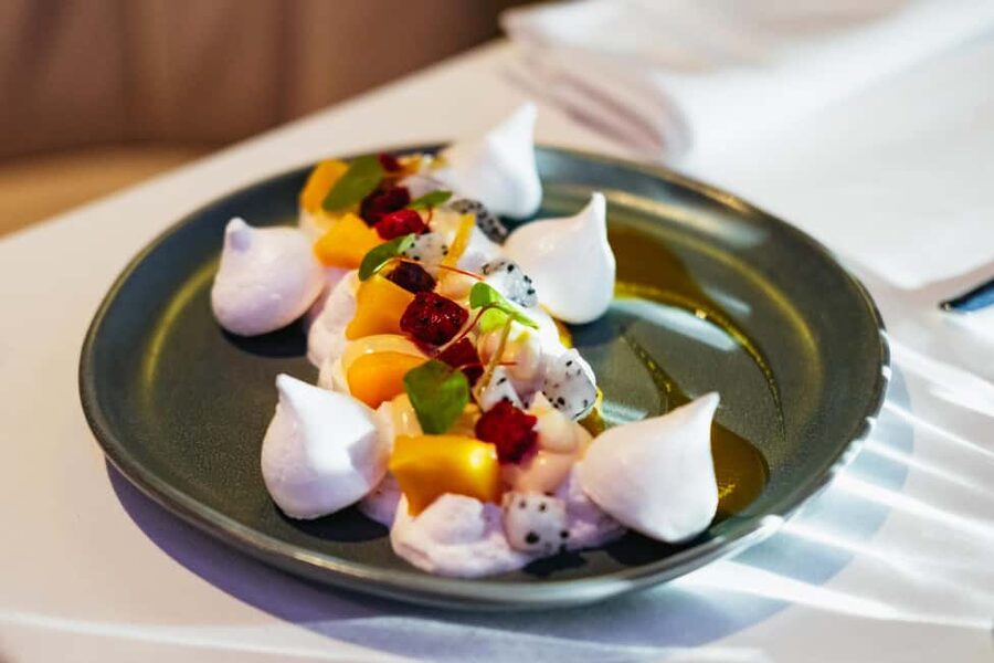 Paris: Gourmet Dinner Cruise on Seine River with Live Music - The Seine route: which landmarks you see and what to look for