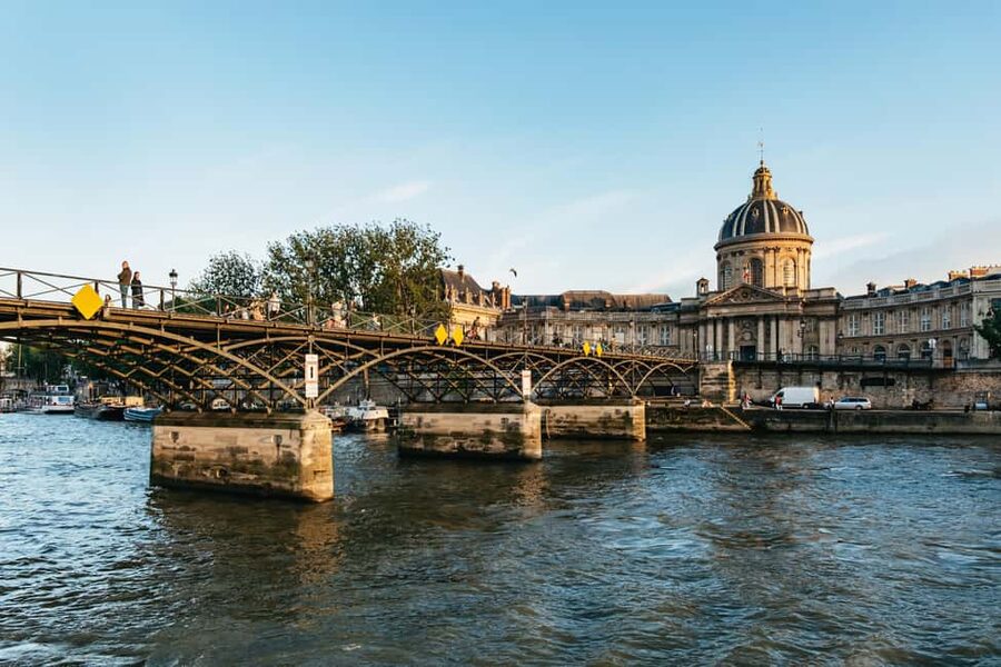 Paris: Gourmet Dinner Cruise on Seine River with Live Music - Should you book the Paris Gourmet Dinner Cruise on the Seine?
