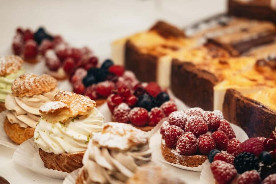 Paris: Gourmet Food Tour with Over 10 Tastings and Wine - Stop by stop: what you eat and what each part teaches you