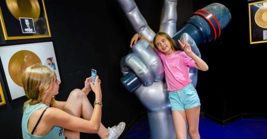 Paris: Grèvin Wax Museum and Seine River Cruise Tickets - Grévin and the Seine, together in one practical day