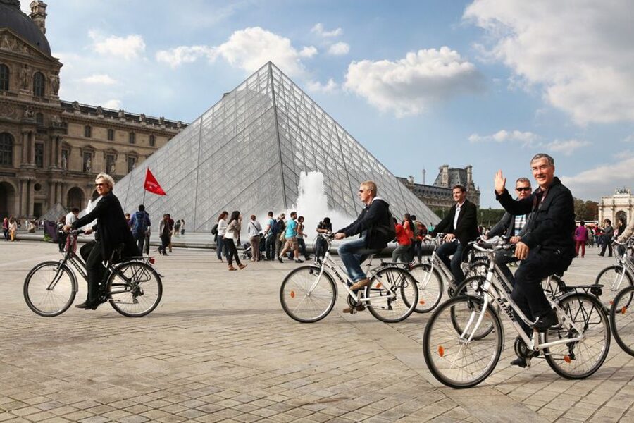 Paris: Guided bike tour - Greatest monuments of the capital - Seine moments: Musée d’Orsay, Musée du quai Branly, and the green wall