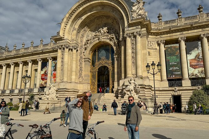 Paris: Guided City Sightseeing Tour by Bike/E-Bike - Palais Garnier: finish with opera-house beauty